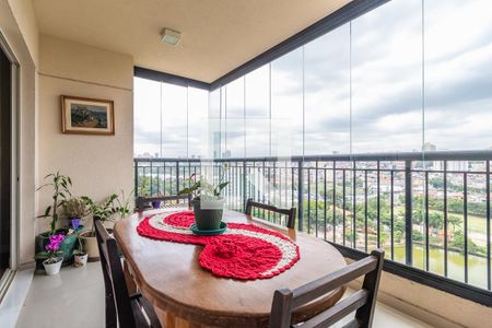 Sala de apartamento à venda com 3 quartos, 115m² em Jardim Tupanci, Barueri