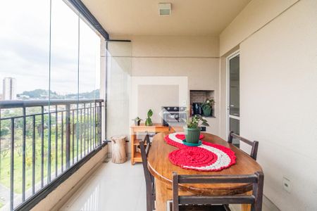 Sala de apartamento à venda com 3 quartos, 115m² em Jardim Tupanci, Barueri