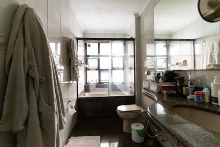 Apartamento à venda com 174m², 3 quartos e 3 vagasBanheiro da Suíte 1