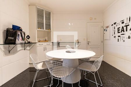 Apartamento à venda com 174m², 3 quartos e 3 vagasCozinha