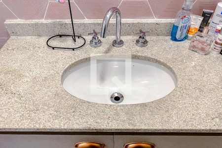 Apartamento à venda com 78m², 2 quartos e 1 vagaBanheiro da Suíte