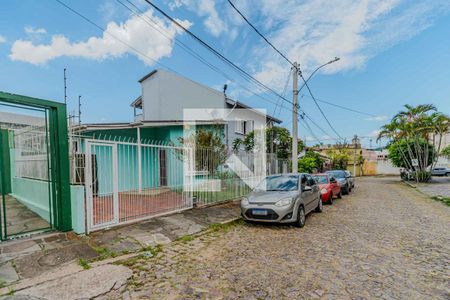 Casa à venda com 116m², 2 quartos e 2 vagas Casa à venda com 116m², 2 quartos e 2 vagasFachada