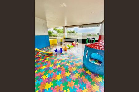 Apartamento para alugar com 110m², 3 quartos e 2 vagasÁrea comum - Playground