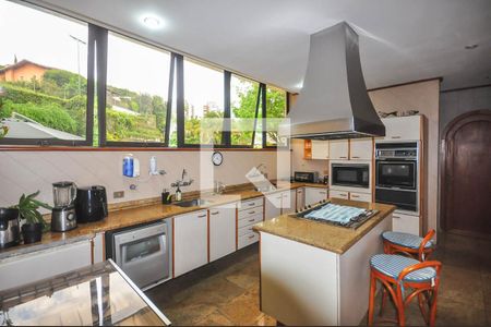 Casa de condomínio à venda com 1690m², 5 quartos e 7 vagas Casa de condomínio à venda com 1690m², 5 quartos e 7 vagasCozinha