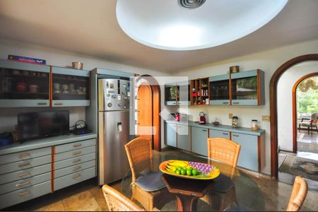 Casa de condomínio à venda com 1690m², 5 quartos e 7 vagas Casa de condomínio à venda com 1690m², 5 quartos e 7 vagasCopa