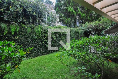 Casa de condomínio à venda com 1690m², 5 quartos e 7 vagas Casa de condomínio à venda com 1690m², 5 quartos e 7 vagasVista da Suíte 2