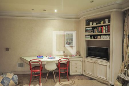 Casa de condomínio à venda com 1690m², 5 quartos e 7 vagas Casa de condomínio à venda com 1690m², 5 quartos e 7 vagasSuíte 4