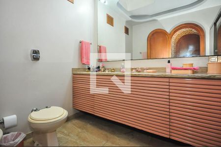 Casa de condomínio à venda com 1690m², 5 quartos e 7 vagas Casa de condomínio à venda com 1690m², 5 quartos e 7 vagasBanheiro Suíte 3