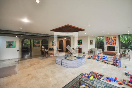 Casa de condomínio à venda com 1690m², 5 quartos e 7 vagas Casa de condomínio à venda com 1690m², 5 quartos e 7 vagasÁrea comum