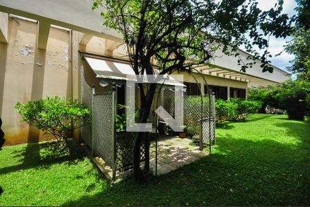 Casa de condomínio à venda com 1690m², 5 quartos e 7 vagas Casa de condomínio à venda com 1690m², 5 quartos e 7 vagasJardim