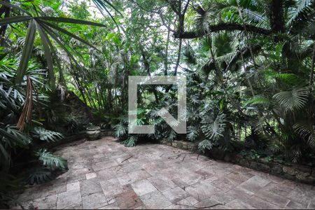 Casa de condomínio à venda com 1690m², 5 quartos e 7 vagas Casa de condomínio à venda com 1690m², 5 quartos e 7 vagasJardim