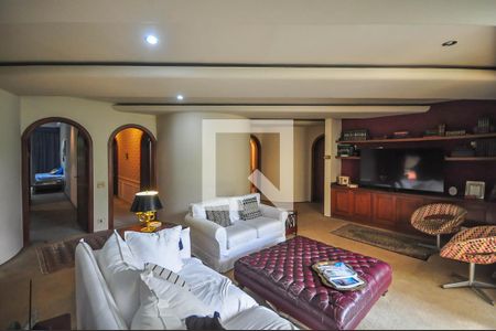 Casa de condomínio à venda com 1690m², 5 quartos e 7 vagas Casa de condomínio à venda com 1690m², 5 quartos e 7 vagasSala de Tv