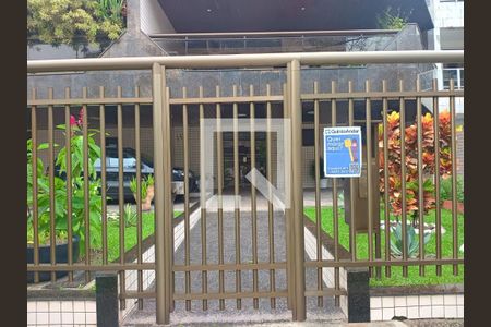 Apartamento à venda com 333m², 4 quartos e 3 vagas Apartamento à venda com 333m², 4 quartos e 3 vagasPlaquinha Instalada