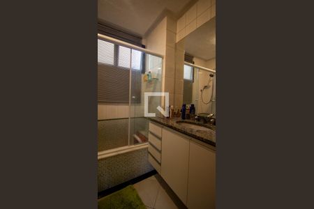 Apartamento à venda com 333m², 4 quartos e 3 vagas Apartamento à venda com 333m², 4 quartos e 3 vagasBanheiro da Suíte 2