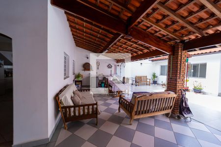 Casa à venda com 250m², 3 quartos e 8 vagasÁrea de Serviço / Quintal