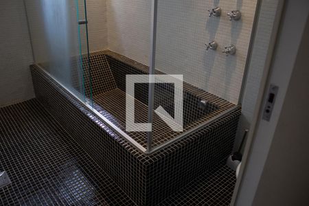 Apartamento para alugar com 260m², 3 quartos e 2 vagasBanheira Banheiro 1