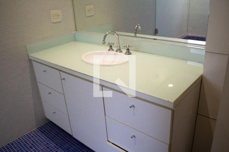 Apartamento para alugar com 260m², 3 quartos e 2 vagasBanheiro 2