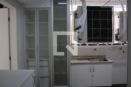 Apartamento para alugar com 260m², 3 quartos e 2 vagasDetalhe da area de serviço