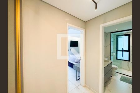 Apartamento para alugar com 89m², 2 quartos e 1 vaga Apartamento para alugar com 89m², 2 quartos e 1 vagaBanheiro Corredor