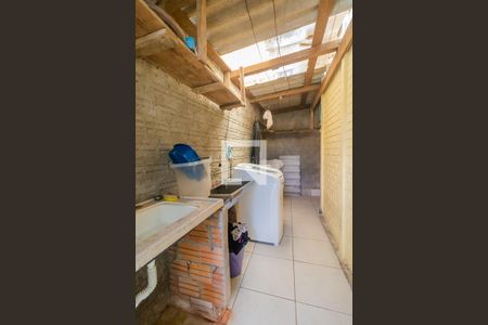 Casa à venda com 80m², 3 quartos e sem vagaÁrea de serviço