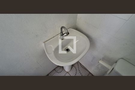 Casa à venda com 211m², 2 quartos e 2 vagasBanheiro de serviço