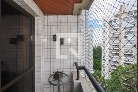 Apartamento para alugar com 138m², 3 quartos e 2 vagasVaranda