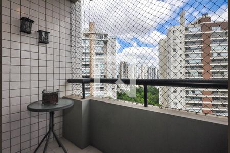 Apartamento para alugar com 138m², 3 quartos e 2 vagasVaranda