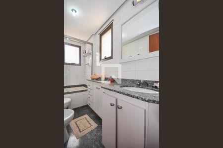 Apartamento para alugar com 138m², 3 quartos e 2 vagasBanheiro Suíte