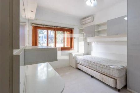 Casa para alugar com 394m², 4 quartos e 4 vagasQuarto