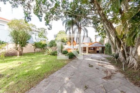 Casa para alugar com 394m², 4 quartos e 4 vagasQuintal