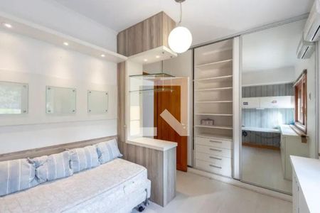 Casa para alugar com 394m², 4 quartos e 4 vagasQuarto