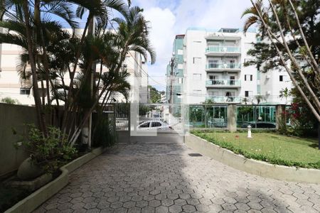 Apartamento para alugar com 92m², 2 quartos e 2 vagasFachada