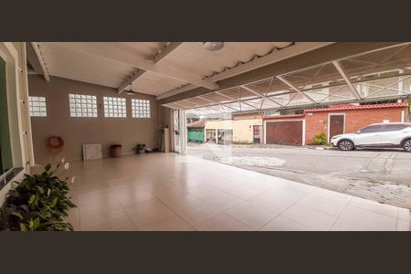 Casa à venda com 250m², 3 quartos e 3 vagasGaragem