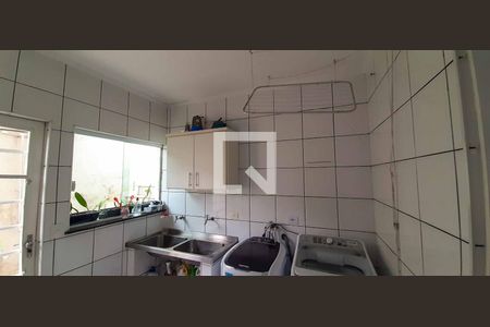 Casa à venda com 250m², 3 quartos e 3 vagasÁrea de Serviço