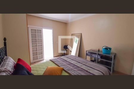 Casa à venda com 250m², 3 quartos e 3 vagasSuíte 3