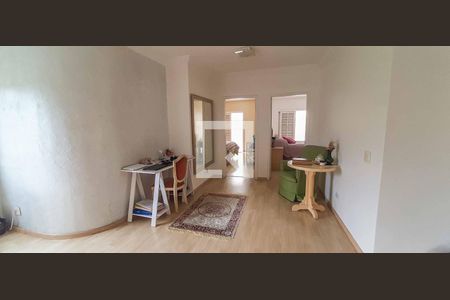 Casa à venda com 250m², 3 quartos e 3 vagasEscritório