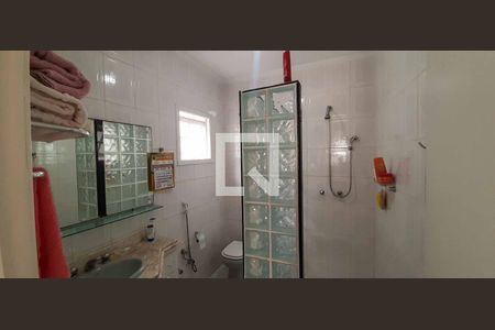 Casa à venda com 250m², 3 quartos e 3 vagasBanheiro da Suíte 2