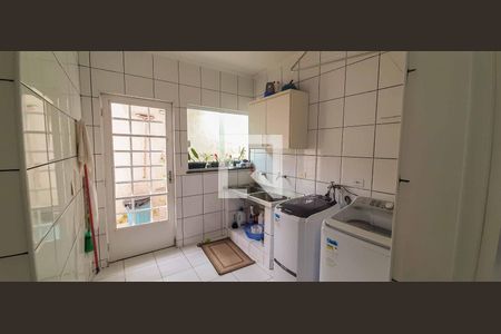 Casa à venda com 250m², 3 quartos e 3 vagasÁrea de Serviço