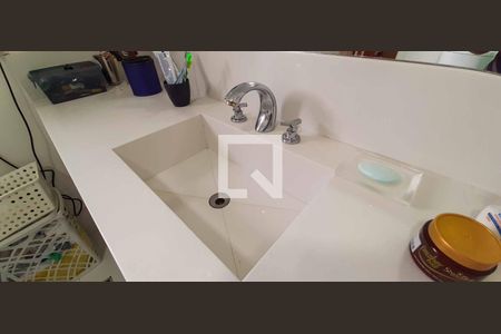 Casa à venda com 250m², 3 quartos e 3 vagasBanheiro da Suíte 1