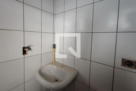 Casa à venda com 232m², 4 quartos e 3 vagas Casa à venda com 232m², 4 quartos e 3 vagasBanheiro Social