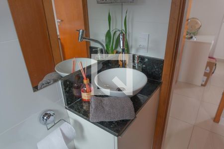 Apartamento para alugar com 53m², 2 quartos e sem vagaBanheiro