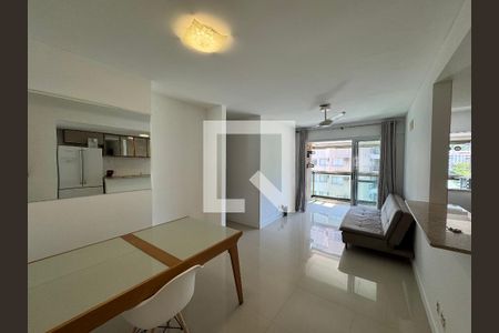 Apartamento para alugar com 65m², 2 quartos e 1 vaga Apartamento para alugar com 65m², 2 quartos e 1 vagaSala