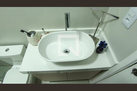 Casa de condomínio à venda com 110m², 2 quartos e 3 vagasBanheiro 1