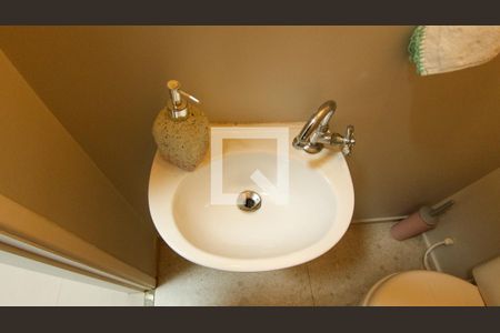 Casa de condomínio à venda com 110m², 2 quartos e 3 vagasLavabo