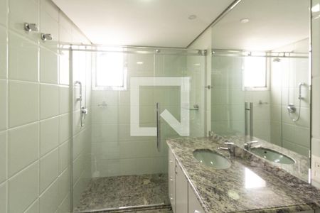 Apartamento à venda com 180m², 4 quartos e 2 vagasBanheiro