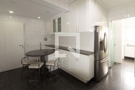 Apartamento à venda com 180m², 4 quartos e 2 vagasCozinha