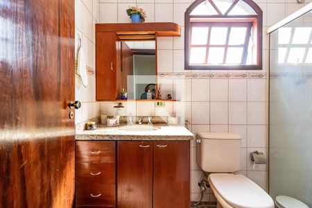 Casa à venda com 221m², 3 quartos e 4 vagas Casa à venda com 221m², 3 quartos e 4 vagasBanheiro social