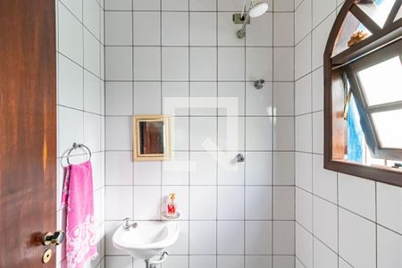 Casa à venda com 221m², 3 quartos e 4 vagas Casa à venda com 221m², 3 quartos e 4 vagasBanheiro de serviço