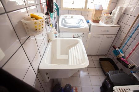 Apartamento para alugar com 60m², 3 quartos e 1 vagaÁrea de Serviço