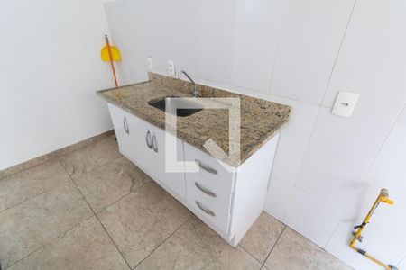 Apartamento para alugar com 51m², 2 quartos e 1 vaga Apartamento para alugar com 51m², 2 quartos e 1 vagaCozinha e Área de Serviço